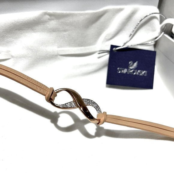 ✨Stunning Vintage Swarovski Infinity Rose Bracelet featuring Clear Pave Crystals - Picture 5 of 16